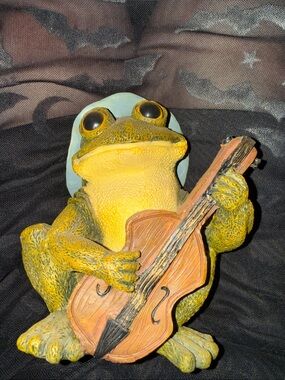Yardwork Originals Frog with a Guitar!! (Rare)